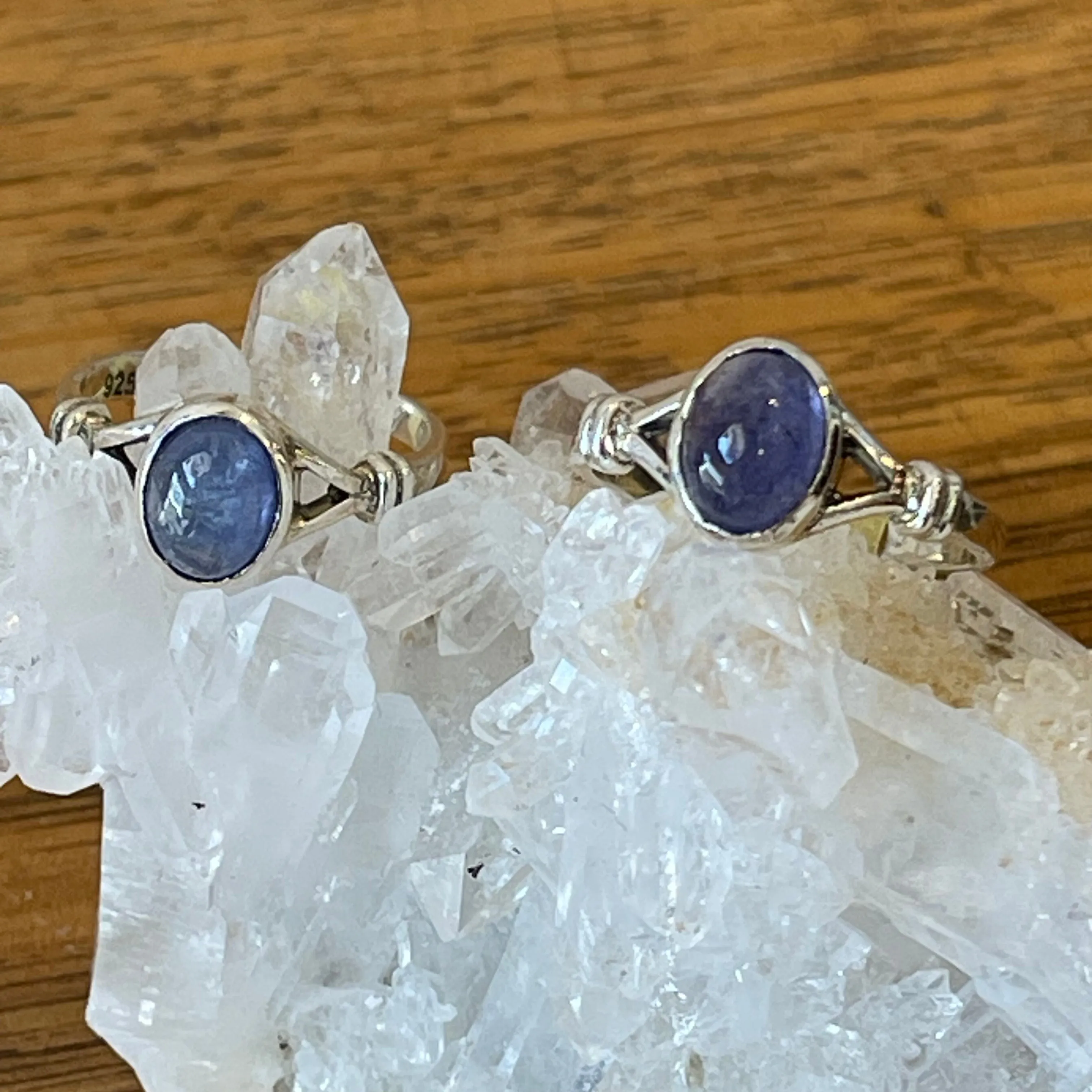 TANZANITE RING | Cabochon