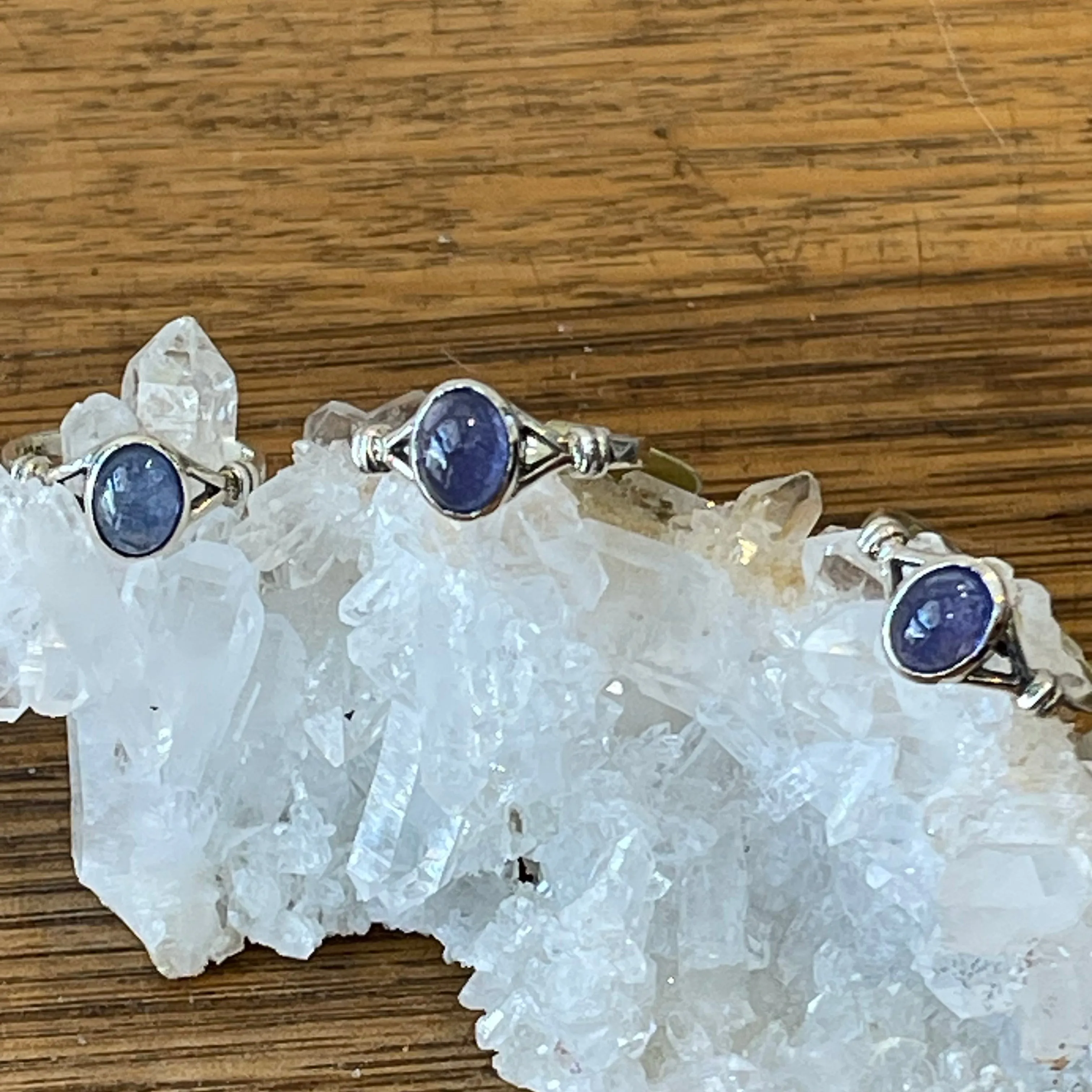 TANZANITE RING | Cabochon